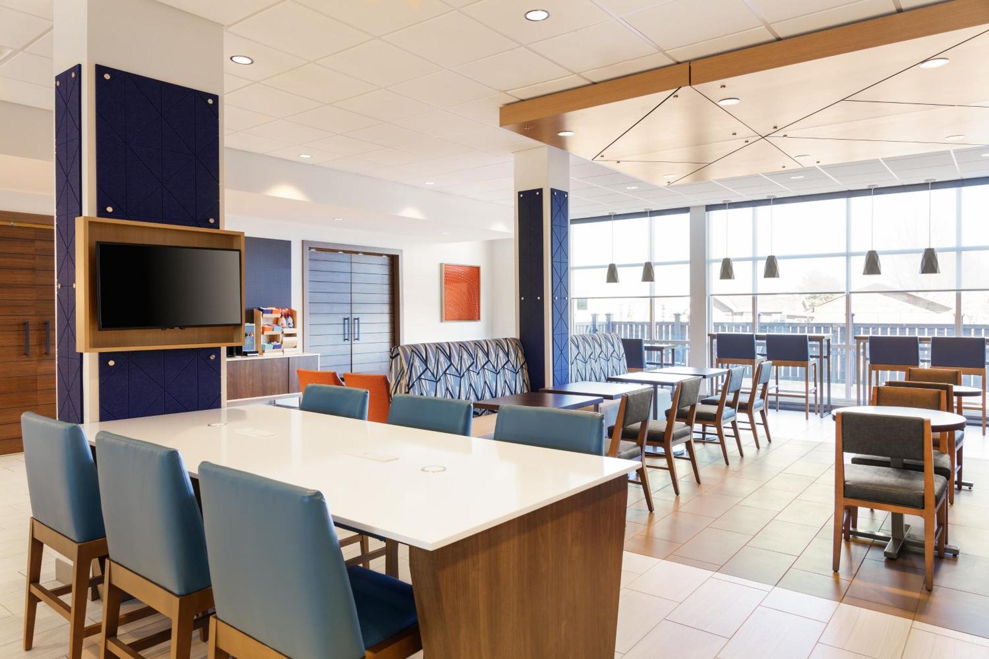 Holiday Inn Express & Suites Linden By Ihg Exterior photo